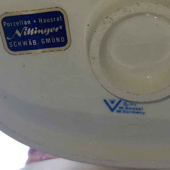 Goebel Hummel "Knitting Lesson" - Picture 3 of 7